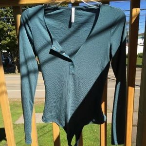 Lulus basic bodysuit small long sleeve green gray